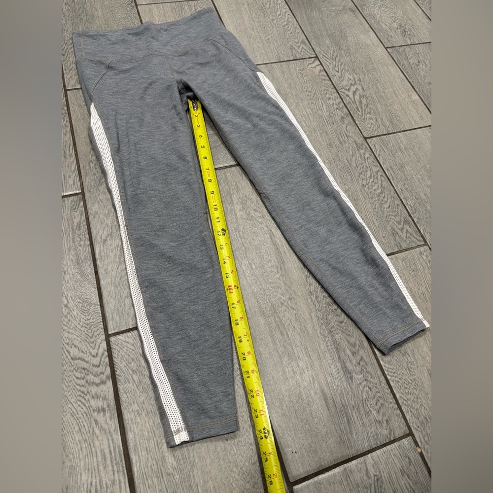 Athleta Grey High Rise Chaturanga Leggings Size Small - Picture 4 of 7